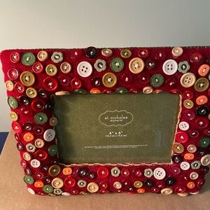 4 x 6 maroon button photo frame